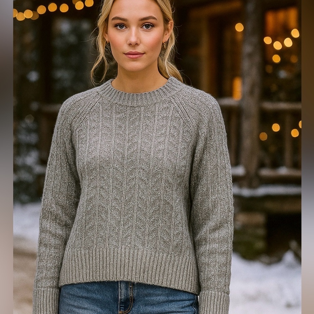 H&M Grey Chunky Knit Crew Neck Sweater Size Small Chevron Knit - Picture 2 of 11